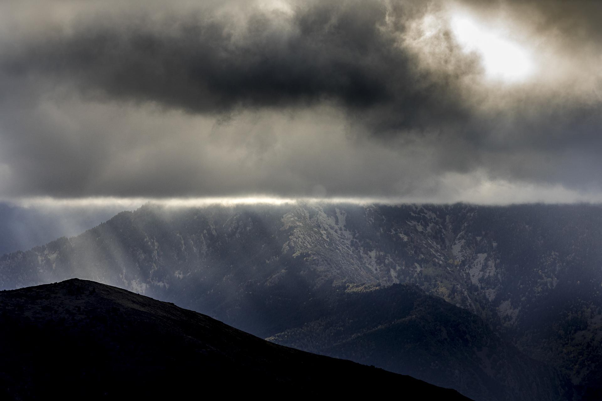 très belle lumière en montagne  dans les Garrotxes